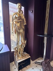 foyer of Theatre Giljotin